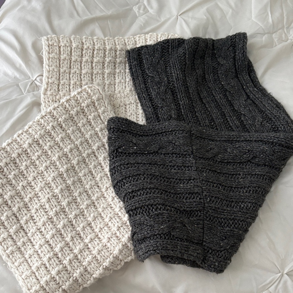 2 Chunky Knit Scarves in darj Gray and white